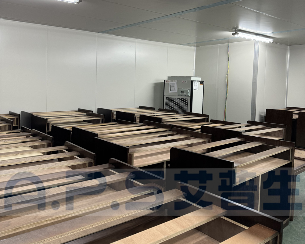 家具廠新型環(huán)保水性漆涂裝防爆型高溫抽濕烘干機(jī)安裝實(shí)拍